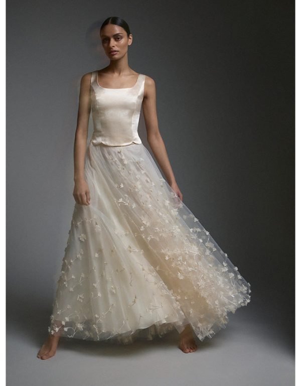 BiancaBustier-40022_ChristabelSkirt-40023F-1800x2400_736c4375-fa34-4ed7-8a36-2faf36d260e7.jpg