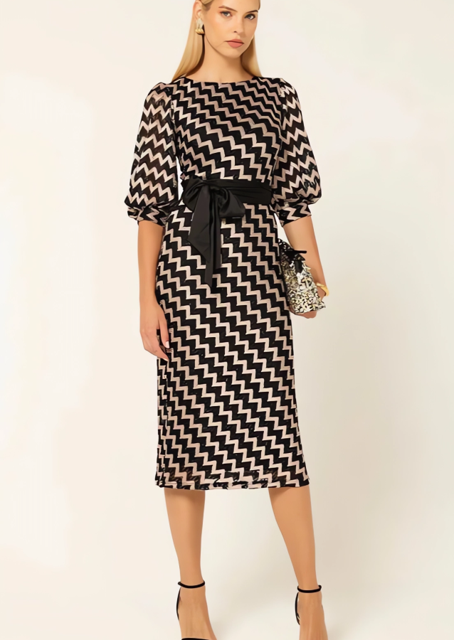 LR_HEARTOFPARISDRESSINBLACKGOLDCHEVRON68_KAROLINAWCK25